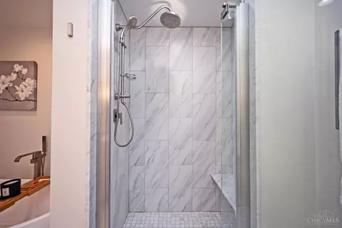 Bath - 411 Beechtree Dr, Cincinnati, OH 45224 photo 3 of 8