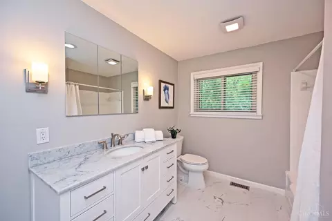 Bath - 411 Beechtree Dr, Cincinnati, OH 45224 photo 7 of 8