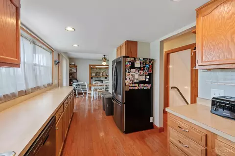 Kitchen - 1908 Gardner Rd, Hamilton, OH 45013 photo 2 of 2