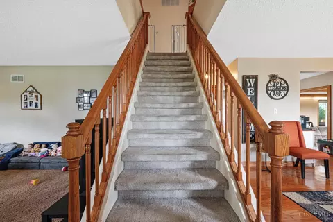 Entry Way - 1908 Gardner Rd, Hamilton, OH 45013 photo 3 of 4