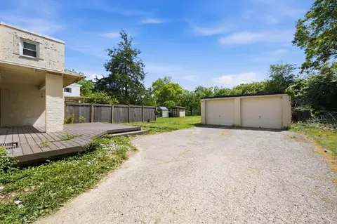 Exterior - 17 Andover Rd, Greenhills, OH 45218 photo 4 of 5