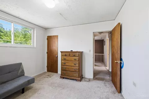 Bedroom - 17 Andover Rd, Greenhills, OH 45218 photo 4 of 12
