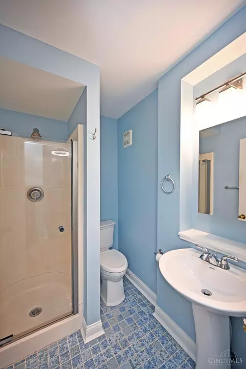 Bath - 7750 Forest Rd, Cincinnati, OH 45255 photo 1 of 3