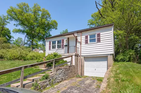 1914 Ashrook Dr, Cincinnati, OH 45238