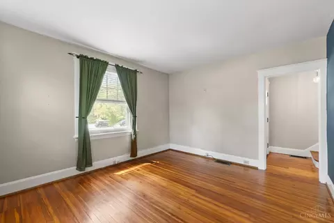 Living - 6606 Murray Ave, Cincinnati, OH 45227 photo 2 of 3
