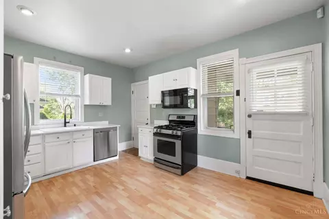 Kitchen - 6606 Murray Ave, Cincinnati, OH 45227 photo 1 of 2