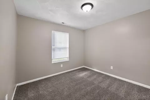 Bedroom - 8616 Balboa Dr, Cincinnati, OH 45231 photo 6 of 10