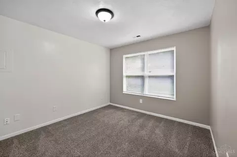 Bedroom - 8616 Balboa Dr, Cincinnati, OH 45231 photo 7 of 10