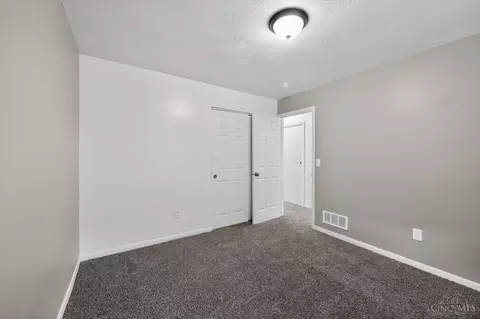 Bedroom - 8616 Balboa Dr, Cincinnati, OH 45231 photo 4 of 10