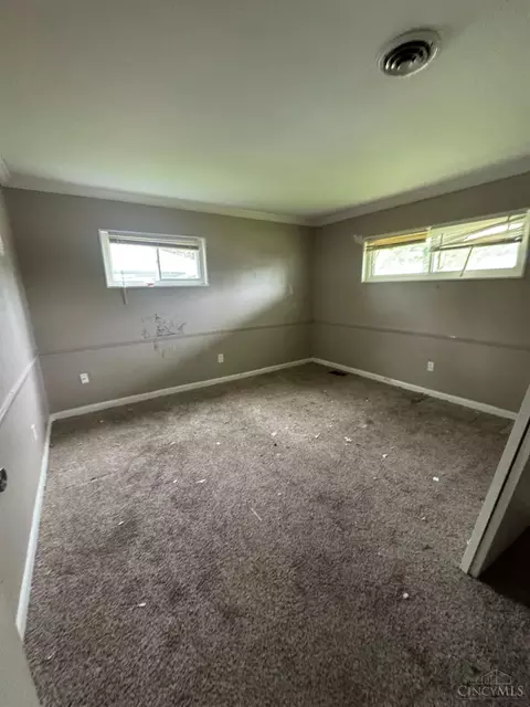 8616 Balboa Dr, Cincinnati, OH 45231 photo 4
