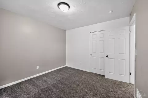 Bedroom - 8616 Balboa Dr, Cincinnati, OH 45231 photo 8 of 10