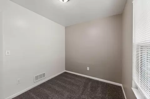 Bedroom - 8616 Balboa Dr, Cincinnati, OH 45231 photo 1 of 10