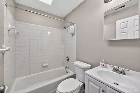 Bath - 8616 Balboa Dr, Cincinnati, OH 45231 photo 1 of 1