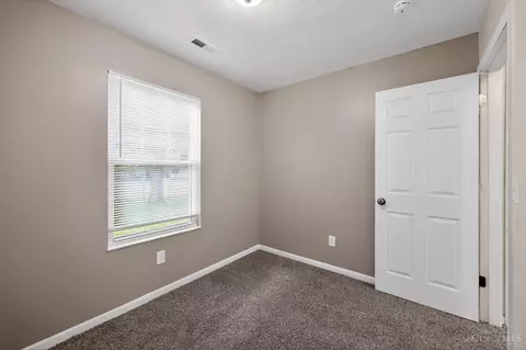 Bedroom - 8616 Balboa Dr, Cincinnati, OH 45231 photo 5 of 10