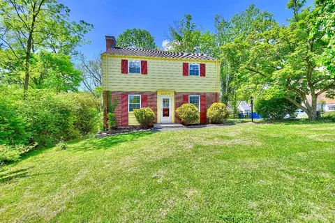 3401 Ferncroft Dr, Cincinnati, OH 45211