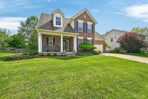 Exterior - 967 Hamlin Dr, Hamilton Township, OH 45039 photo 2 of 8