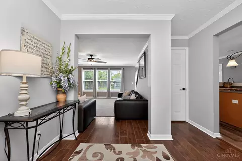 Entry Way - 967 Hamlin Dr, Hamilton Township, OH 45039 photo 1 of 4