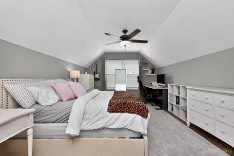 Bedroom - 967 Hamlin Dr, Hamilton Township, OH 45039 photo 7 of 8