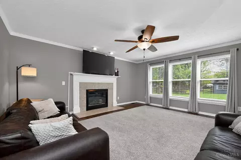Living - 967 Hamlin Dr, Hamilton Township, OH 45039 photo 1 of 2
