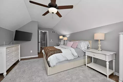 Bedroom - 967 Hamlin Dr, Hamilton Township, OH 45039 photo 8 of 8