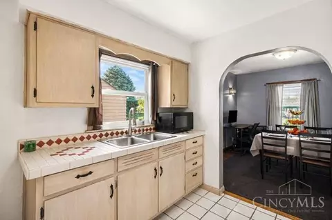 Kitchen - 1024 Corwin Ave, Hamilton, OH 45015 photo 1 of 2