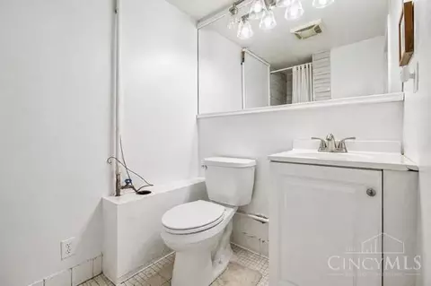 Bath - 1024 Corwin Ave, Hamilton, OH 45015 photo 2 of 2