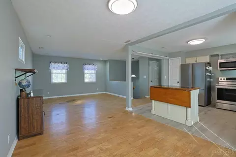3950 Randolph Ln, Cincinnati, OH 45245 photo 6
