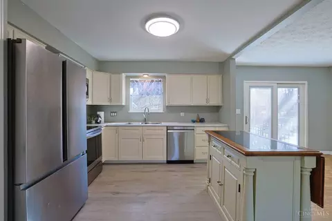 3950 Randolph Ln, Cincinnati, OH 45245 photo 9