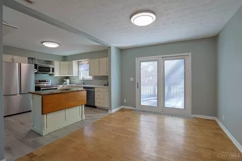 3950 Randolph Ln, Cincinnati, OH 45245 photo 5