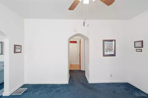 Entry Way - 667 Overlook Ave, Cincinnati, OH 45238 photo 1 of 1