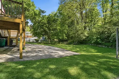 Exterior - 667 Overlook Ave, Cincinnati, OH 45238 photo 7 of 17