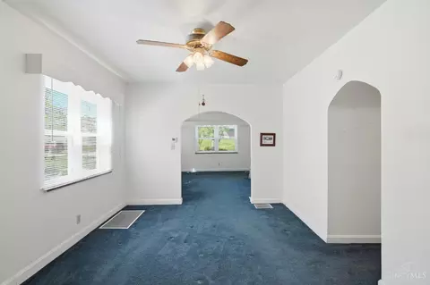 Living - 667 Overlook Ave, Cincinnati, OH 45238 photo 4 of 4