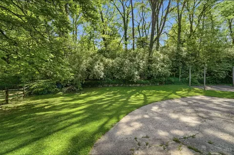 Exterior - 667 Overlook Ave, Cincinnati, OH 45238 photo 6 of 17