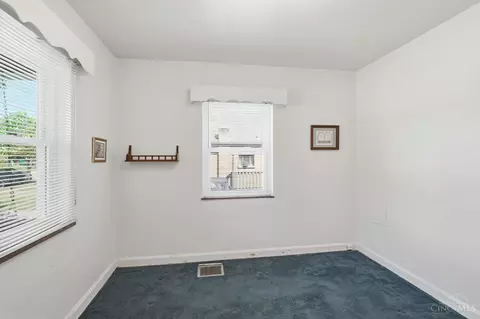 Bedroom - 667 Overlook Ave, Cincinnati, OH 45238 photo 2 of 5