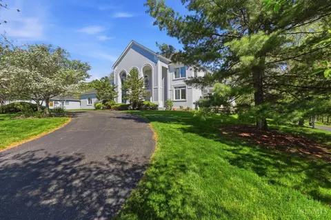 9030 Ambercreek Dr, Cincinnati, OH 45236