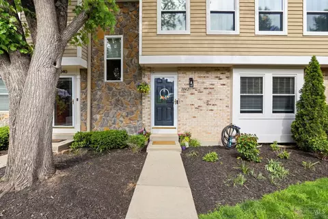 2042 Stratford Ct, Loveland, OH 45140