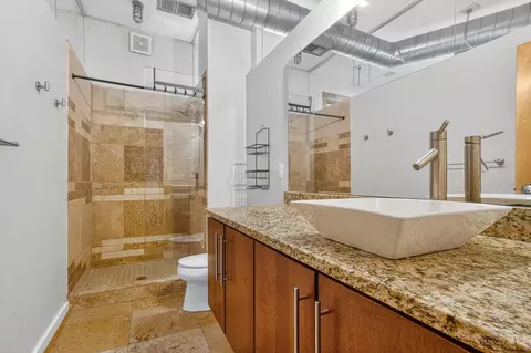 Bath - 1237 Vine St, Cincinnati, OH 45202 photo 1 of 1