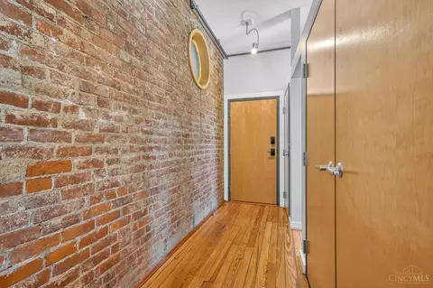 Entry Way - 1237 Vine St, Cincinnati, OH 45202 photo 2 of 6