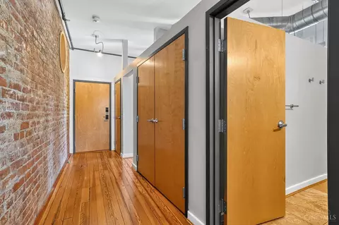 Entry Way - 1237 Vine St, Cincinnati, OH 45202 photo 3 of 6