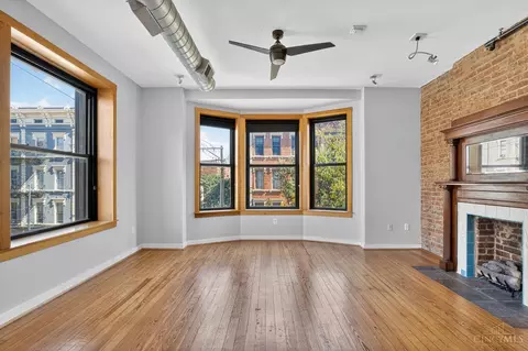 Living - 1237 Vine St, Cincinnati, OH 45202 photo 2 of 5