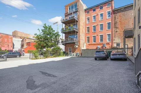 Exterior - 1237 Vine St, Cincinnati, OH 45202 photo 2 of 3