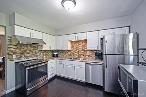Kitchen - 4699 Blue Jacket Rd, Cincinnati, OH 45244 photo 2 of 5