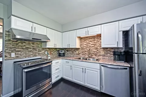 Kitchen - 4699 Blue Jacket Rd, Cincinnati, OH 45244 photo 4 of 5