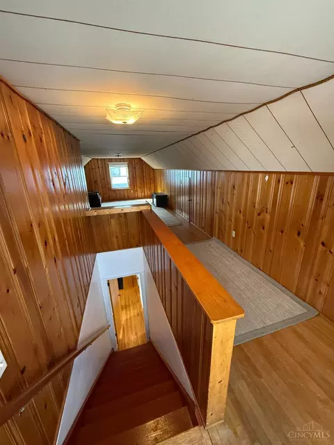 Entry Way - 332 Ingram Rd, Cincinnati, OH 45218 photo 2 of 4
