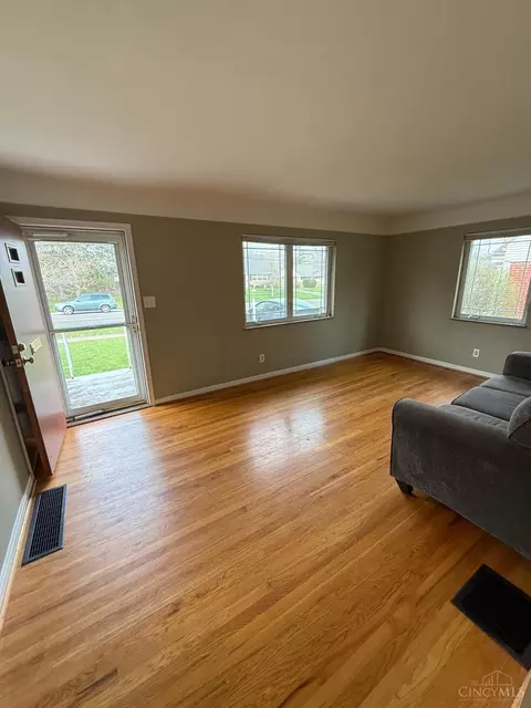 Living - 332 Ingram Rd, Cincinnati, OH 45218 photo 2 of 3