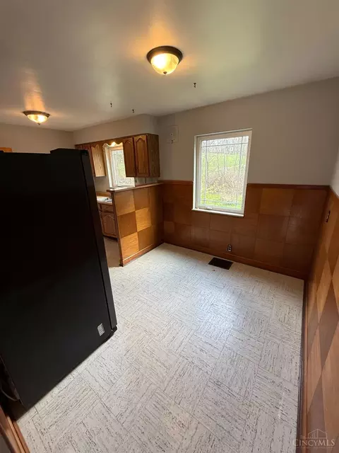 Kitchen - 332 Ingram Rd, Cincinnati, OH 45218 photo 3 of 4