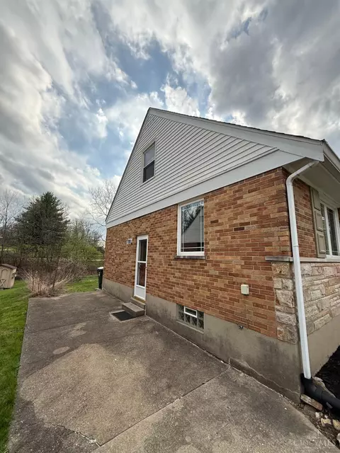 Exterior - 332 Ingram Rd, Cincinnati, OH 45218 photo 3 of 5