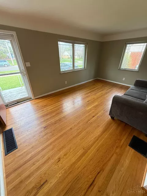Living - 332 Ingram Rd, Cincinnati, OH 45218 photo 1 of 3