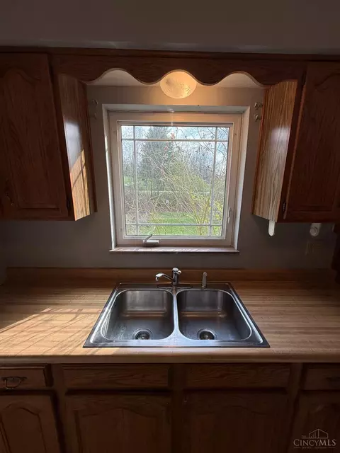 Kitchen - 332 Ingram Rd, Cincinnati, OH 45218 photo 2 of 4