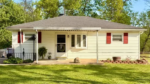 1811 Lois Ln, Goshen, OH 45122